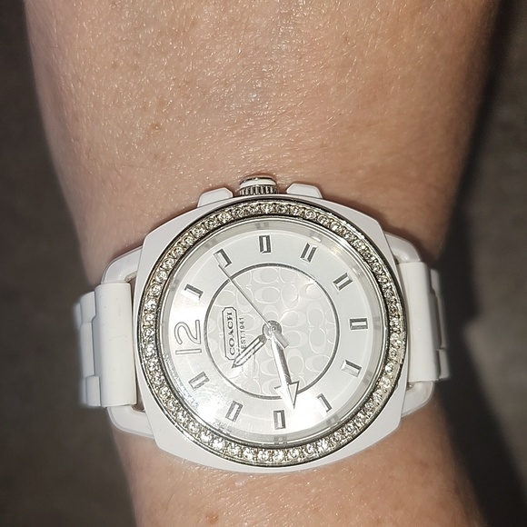 Watch - Picture 4 of 4